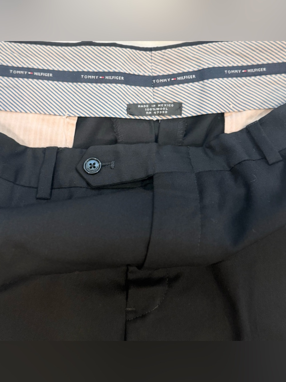 Tommy Hilfiger Men's Classic Black Two-Piece Suit Jacket & Pants - Picture 3 of 8
